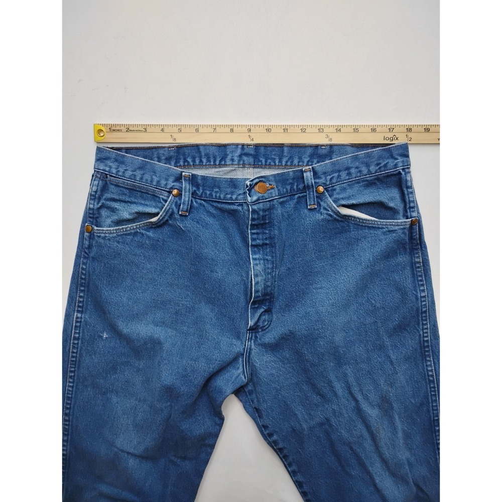 Wrangler 13mwz Men Jeans Classic Blue Denim Straight Leg Size 38x32 Cowboy Cut - Picture 8 of 9